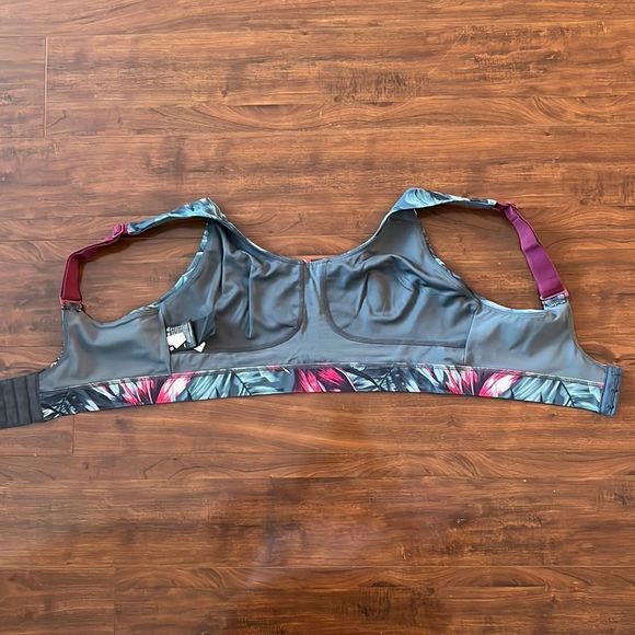 ⭐️3/$15 Lole Sports bra - Picture 7 of 8